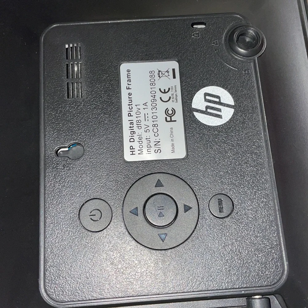 New open box but never used HP 8” Digital Picture Frame